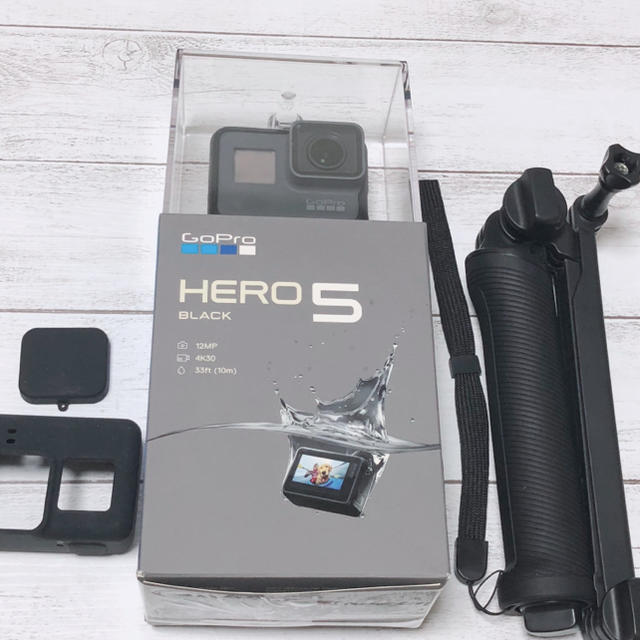 GoPro(ゴープロ)のGoPro HERO5 BLACK (SD32GB含む5点セット) スマホ/家電/カメラのカメラ(コンパクトデジタルカメラ)の商品写真