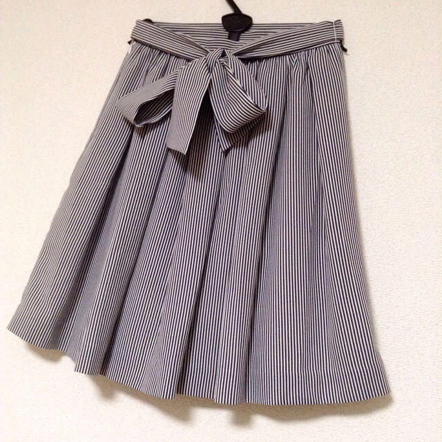 CLEAR IMPRESSION(クリアインプレッション)のネイビーストライプフレアスカート レディースのスカート(ひざ丈スカート)の商品写真