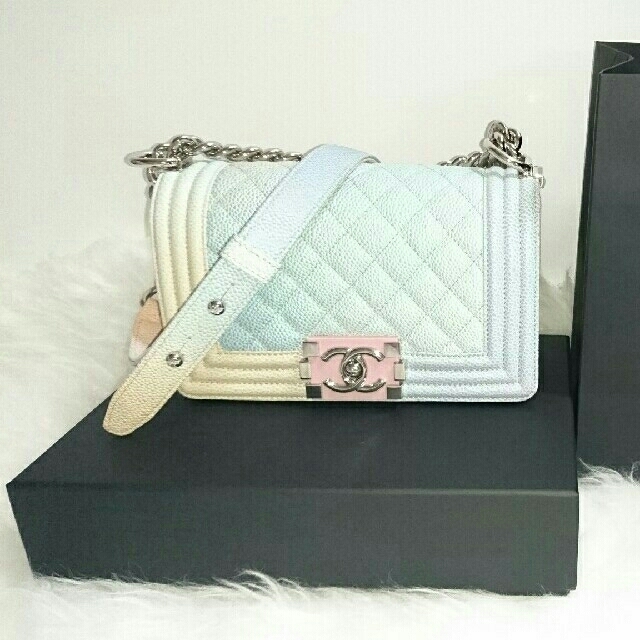 CHANEL - CHANEL マルチカラー レインボー 新品同様品の通販 by ローランド's shop｜シャネルならラクマ