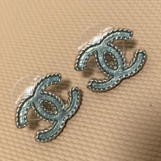シャネル シェル ピアスの通販 14点 | CHANELのレディースを買うならラクマ
