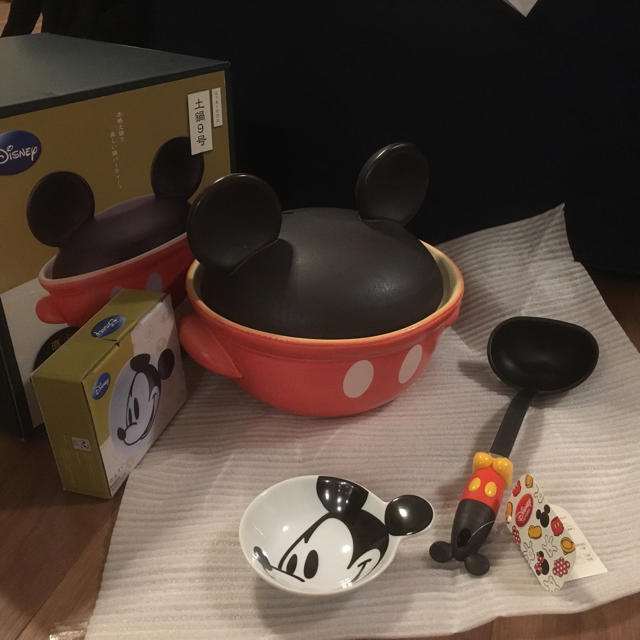 Disney(ディズニー)ののんのん様専用ミッキー 土鍋9号 おたま とんすいセット インテリア/住まい/日用品のキッチン/食器(鍋/フライパン)の商品写真