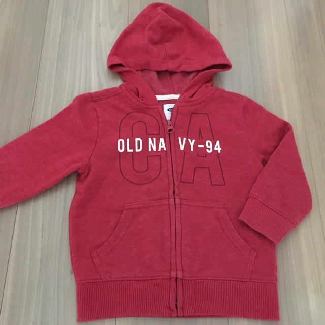 Old Navy(オールドネイビー)のOLD NAVY パーカー 90 赤 キッズ/ベビー/マタニティのキッズ服男の子用(90cm~)(ジャケット/上着)の商品写真