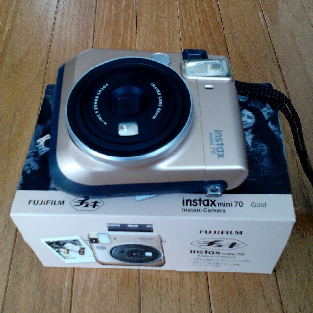 富士フイルム(フジフイルム)のFUJIFILMチェキ instax mini70 Instant Camera スマホ/家電/カメラのカメラ(フィルムカメラ)の商品写真