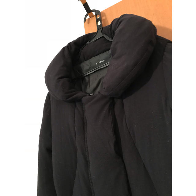 IENA(イエナ)のまるまる様専用◆EMODA（エモダ ）黒ダウンデザインジャケット美品  レディースのジャケット/アウター(ダウンジャケット)の商品写真