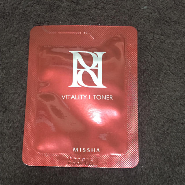 MISSHA(ミシャ)の⭐︎化粧水⭐︎ミシャ⭐︎レボリューションタイム レッドトナー⭐︎30包 コスメ/美容のキット/セット(サンプル/トライアルキット)の商品写真