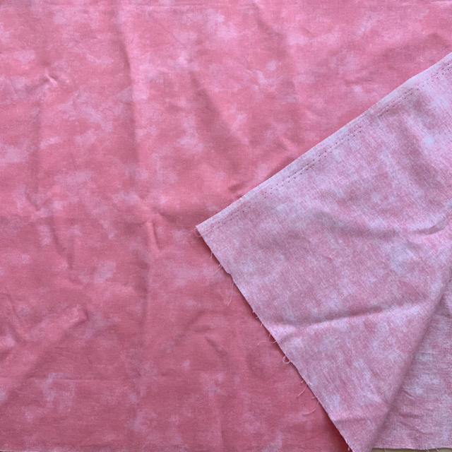 生地 はぎれ 布 テーブルクロス ピンク pink ハギレ パーツ 素材  ハンドメイドの素材/材料(生地/糸)の商品写真