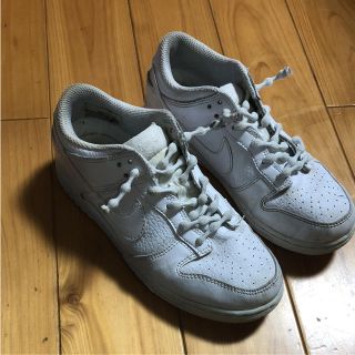 ナイキ(NIKE)のNIKEスニーカー22センチ(スニーカー)