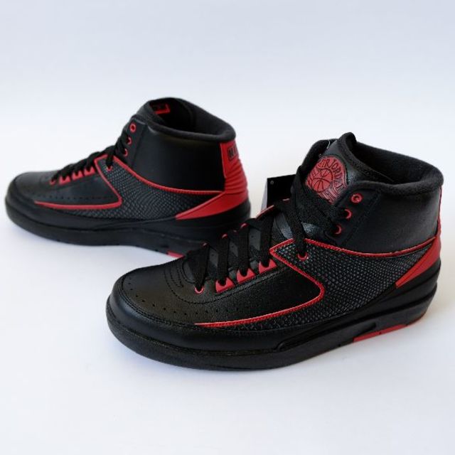 NIKE(ナイキ)の28/NIKE AIR JORDAN 2 RETRO BRED メンズの靴/シューズ(スニーカー)の商品写真