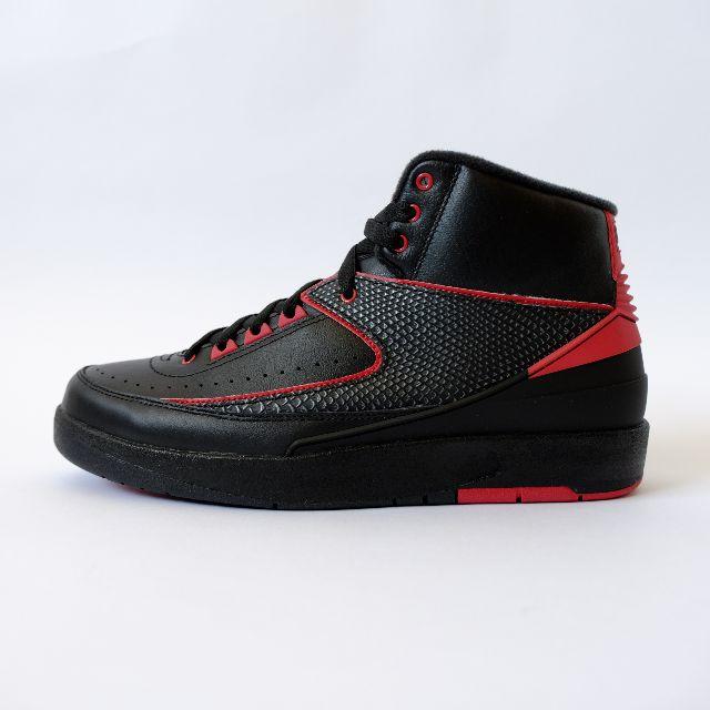 NIKE(ナイキ)の28/NIKE AIR JORDAN 2 RETRO BRED メンズの靴/シューズ(スニーカー)の商品写真