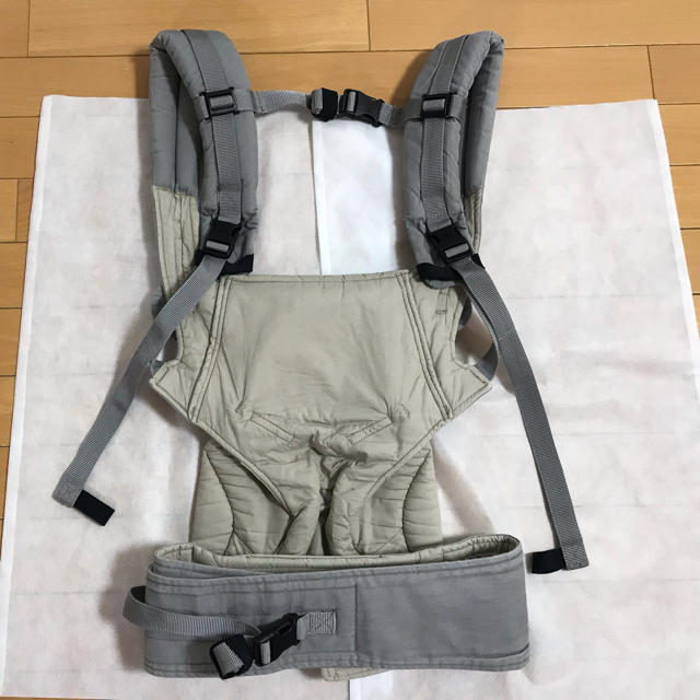 Ergobaby(エルゴベビー)のお取り引き中🙇‍♀️ キッズ/ベビー/マタニティの外出/移動用品(抱っこひも/おんぶひも)の商品写真