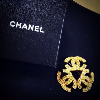 シャネル(CHANEL)の＊正規品CHANEL ブローチ ゴールド(ブローチ/コサージュ)