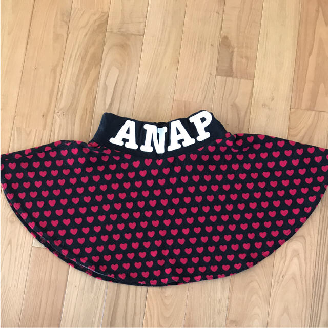 ANAP(アナップ)のANAP 可愛いロゴ入りハートフレアースカート キッズ/ベビー/マタニティのキッズ服女の子用(90cm~)(スカート)の商品写真