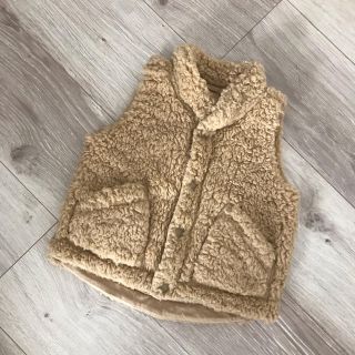 ユニクロ(UNIQLO)のユニクロbaby ボアフリースベスト♡80cm(その他)