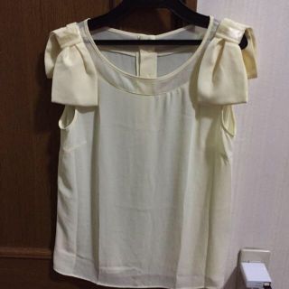 リランドチュール(Rirandture)の美品♡リボンブラウス(カットソー(半袖/袖なし))