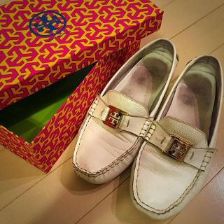 トリーバーチ(Tory Burch)のTory Burchドライビングシューズ(ローファー/革靴)