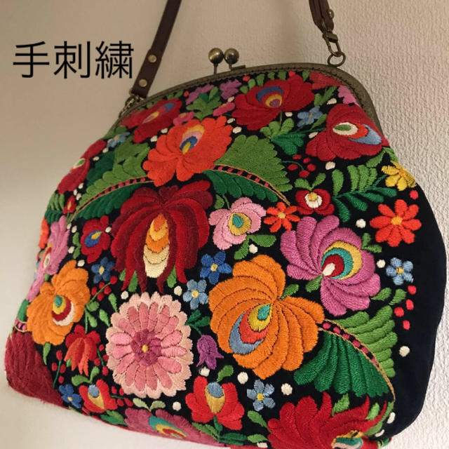 ハンガリー カロチャ刺繍 手刺繍 がま口バッグ 花 ヴィンテージ アンティークレディース