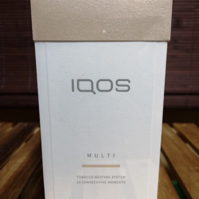 IQOS(アイコス)のIQOS3 MULTI ブリリトアントゴールド メンズのファッション小物(タバコグッズ)の商品写真