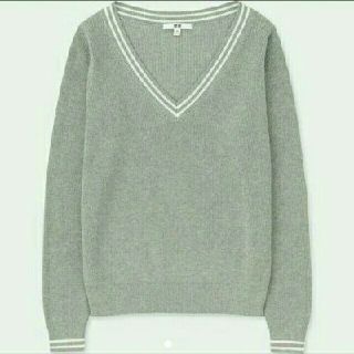 ユニクロ(UNIQLO)のユニクロ　カシミヤ　Vネックラインニット　セーター UNIQLO(ニット/セーター)