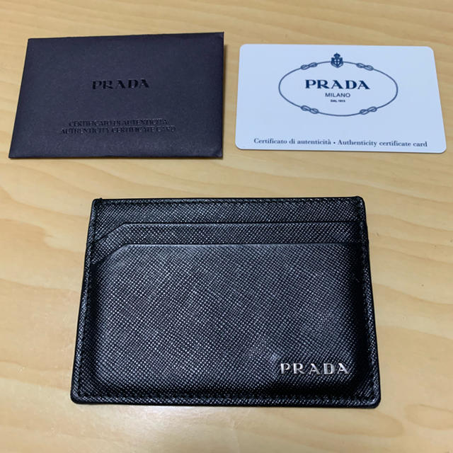 PRADA（プラダ）サフィアーノ 黒 パスケース