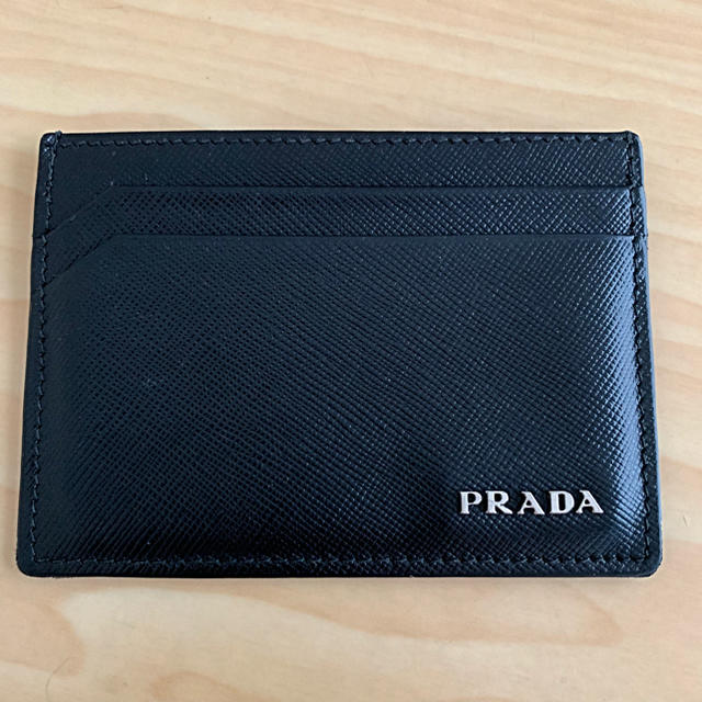 PRADA(プラダ)のPRADA（プラダ）サフィアーノ 黒 パスケース  レディースのファッション小物(名刺入れ/定期入れ)の商品写真