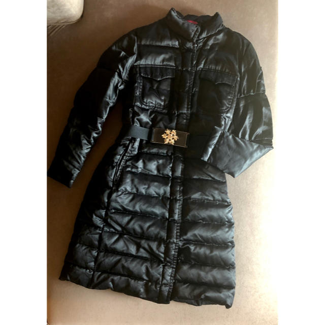 MONCLER(モンクレール)のMonclerモンクレールガムルージュ最上級ダウン¥52万5000美品HERNO レディースのジャケット/アウター(ダウンジャケット)の商品写真