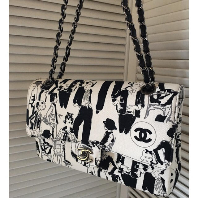 CHANEL(シャネル)の超美品 シャネル 正規品 ダブルフラップバッグ♡ レディースのバッグ(ショルダーバッグ)の商品写真