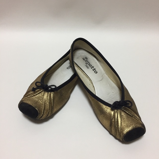 repetto(レペット)のParisにて購入☆レペット☆レアカラー ゴールド バレエシューズ レディースの靴/シューズ(バレエシューズ)の商品写真