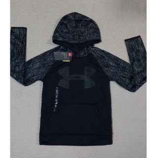 アンダーアーマー(UNDER ARMOUR)のアンダーアーマー パーカー 140㎝ 【新品】(ジャケット/上着)