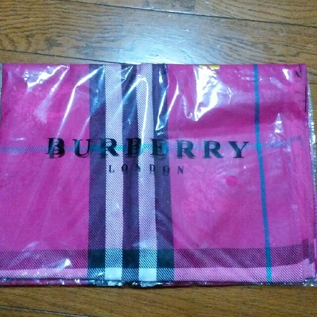 BURBERRY(バーバリー)の新品！未使用BURBERRY…大判ストール レディースのファッション小物(ストール/パシュミナ)の商品写真