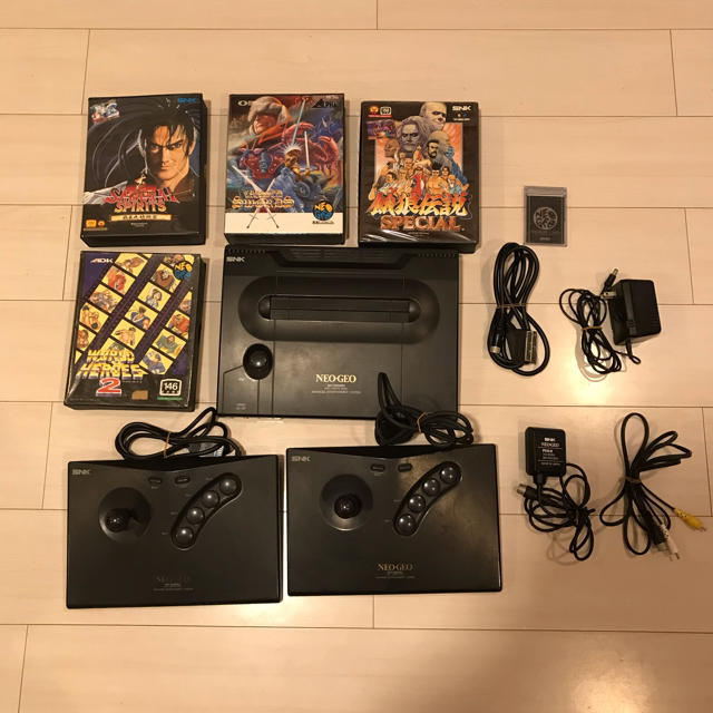 NEOGEO(ネオジオ)のネオジオ ROM本体 カセット4本セット エンタメ/ホビーのゲームソフト/ゲーム機本体(家庭用ゲーム機本体)の商品写真