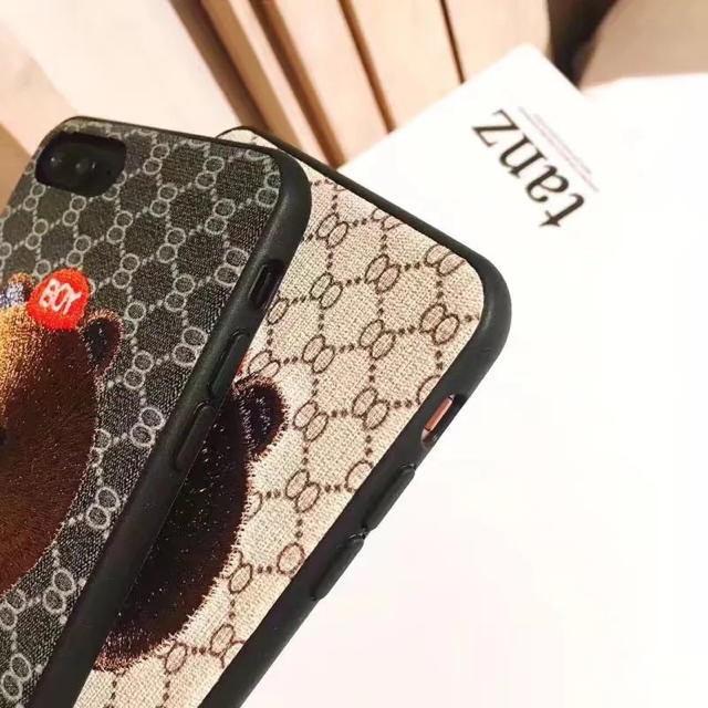 【iPhone7.iPhone8ケース】くま刺繍ケース スマホ/家電/カメラのスマホアクセサリー(iPhoneケース)の商品写真