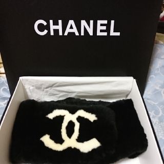 シャネル(CHANEL)のCHANEL シャネル ラパン マフラー(未使用品)！黒 タグ.箱付き(マフラー/ショール)