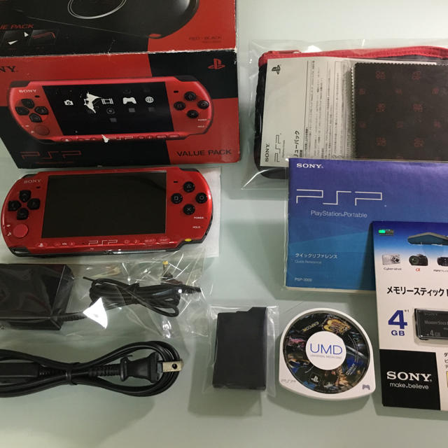 PlayStation Portable(プレイステーションポータブル)の美品 PSP-3000 レッド/ブラック エンタメ/ホビーのゲームソフト/ゲーム機本体(携帯用ゲーム機本体)の商品写真