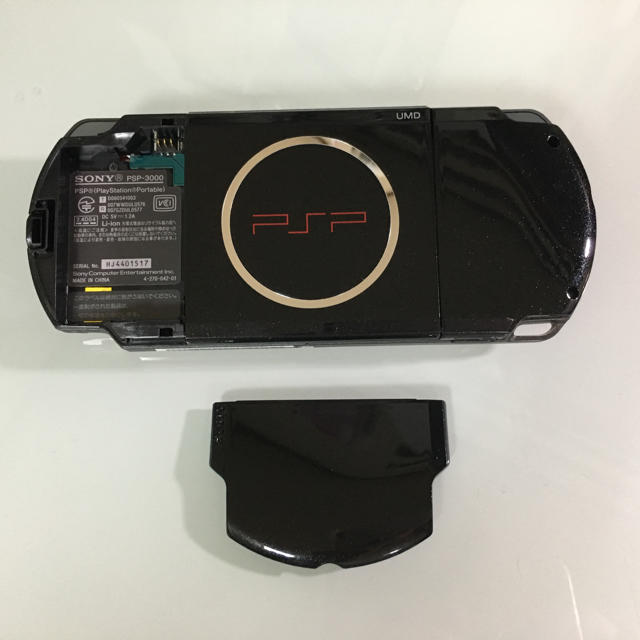 PlayStation Portable(プレイステーションポータブル)の美品 PSP-3000 レッド/ブラック エンタメ/ホビーのゲームソフト/ゲーム機本体(携帯用ゲーム機本体)の商品写真