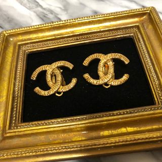 シャネル(CHANEL)の【正規品】シャネル デザイン ゴールド イヤリング(イヤリング)