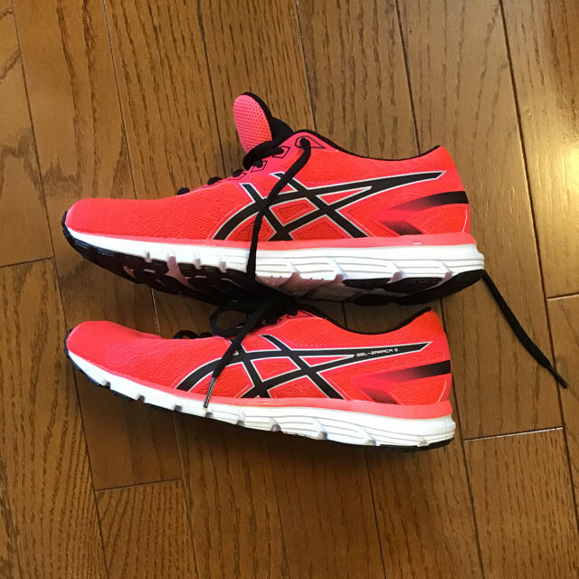 asics(アシックス)のアシックスT6G8N 2090  最終お値引きしました。 レディースの靴/シューズ(スニーカー)の商品写真