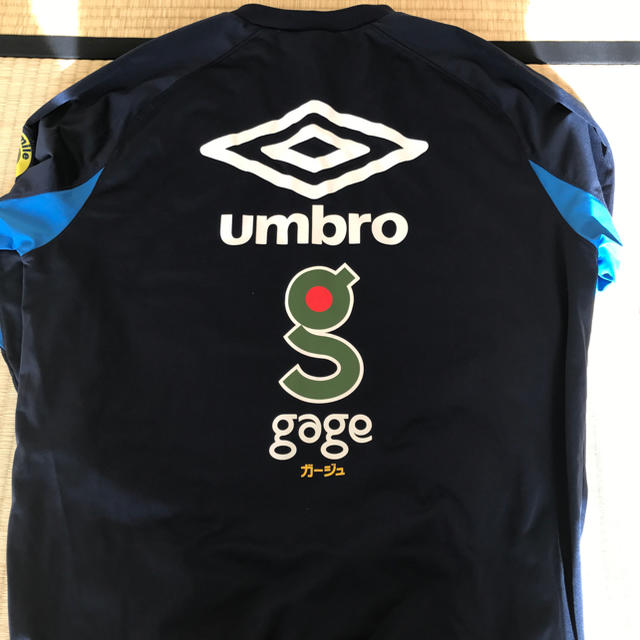 UMBRO(アンブロ)のサガン鳥栖 ジャージ上下 サイズXO スポーツ/アウトドアのサッカー/フットサル(ウェア)の商品写真