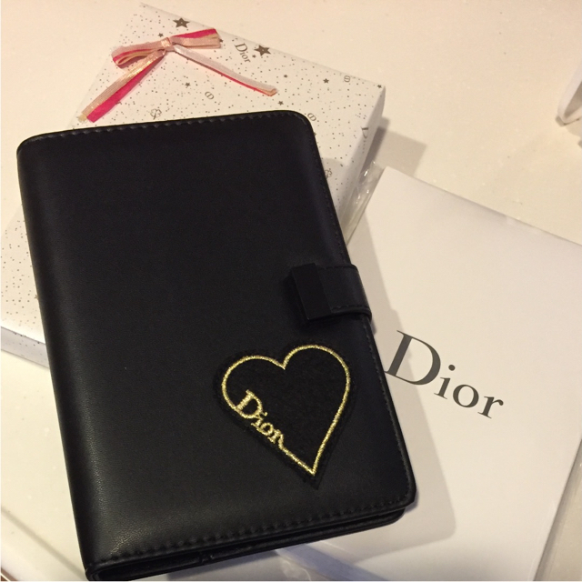 Dior(ディオール)のみやび様 御専用❤︎新品 ディオール アディクトグロス 765  コスメ/美容のベースメイク/化粧品(リップグロス)の商品写真