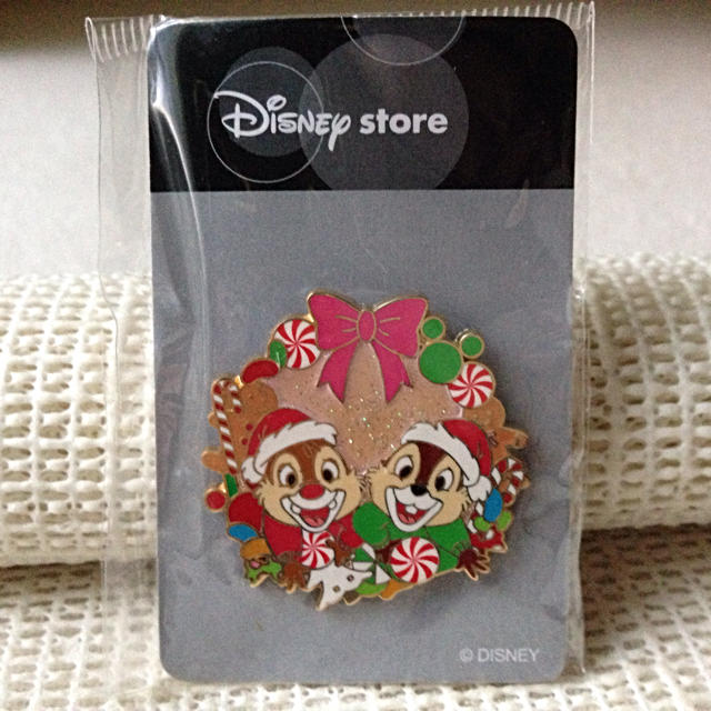 Disney ディズニー ピンバッジ チップ デール クリスマス サンタクロース ピンバッジの通販 By ゆうひ S Shop ディズニーならラクマ