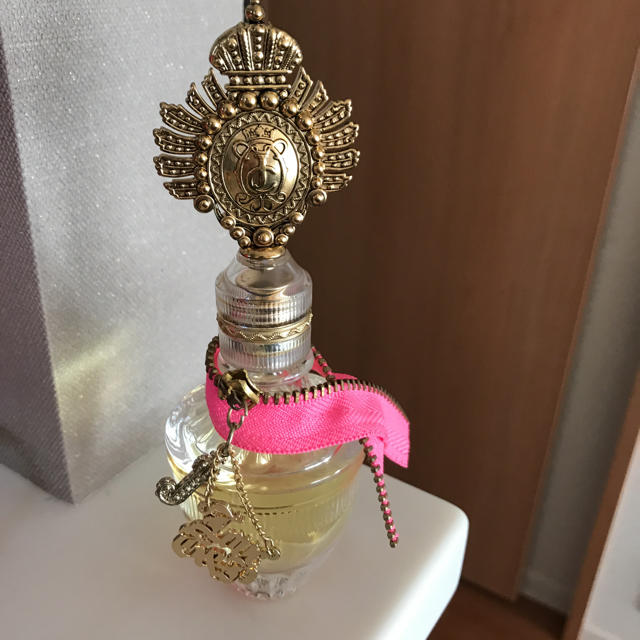 Juicy Couture(ジューシークチュール)のジューシークチュール♡香水 コスメ/美容の香水(香水(女性用))の商品写真