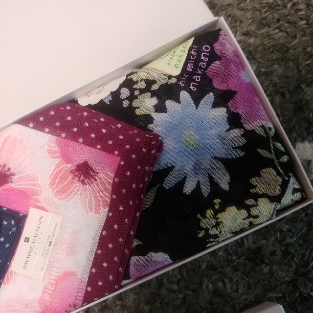HIROMICHI NAKANO(ヒロミチナカノ)のガーゼハンカチ　3枚　箱入り レディースのファッション小物(ハンカチ)の商品写真