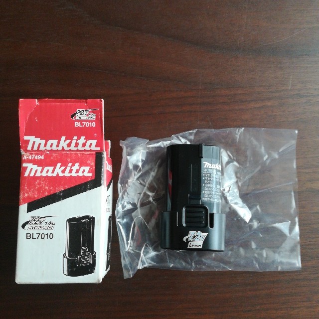 Makita(マキタ)のマキタバッテリー　7.2V   BL7010 インテリア/住まい/日用品のインテリア/住まい/日用品 その他(その他)の商品写真