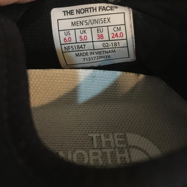 THE NORTH FACE(ザノースフェイス)の人気！THE NORTH FACEトラバースローⅢ レディースの靴/シューズ(スニーカー)の商品写真