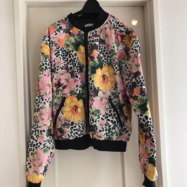花柄  ブルゾン レディースのジャケット/アウター(ブルゾン)の商品写真