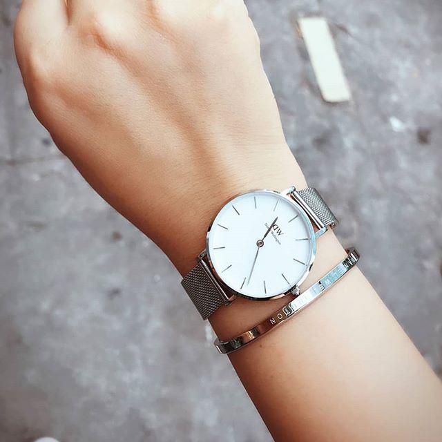 Daniel Wellington(ダニエルウェリントン)の【国内保証付】ダニエルウェリントン 32mm ブラック シルバー レディースのファッション小物(腕時計)の商品写真