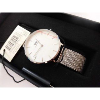 ダニエルウェリントン(Daniel Wellington)の【国内保証付】ダニエルウェリントン 32mm ブラック シルバー(腕時計)