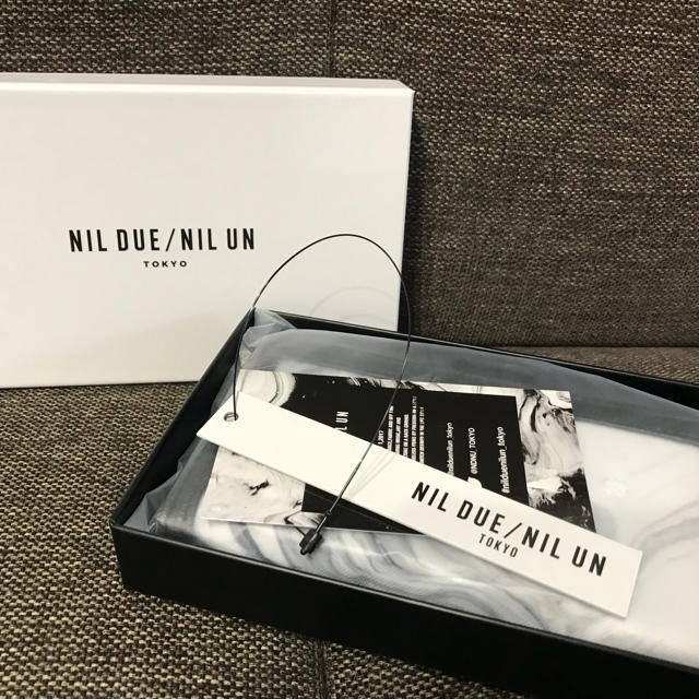 NIL DUE/NIL UN iPhoneケース