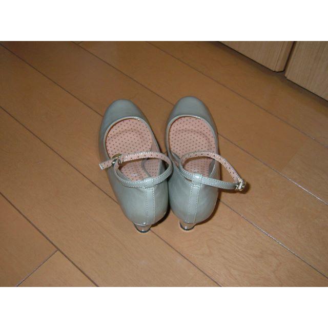 薄いグレー　パンプス　Mサイズ レディースの靴/シューズ(ハイヒール/パンプス)の商品写真