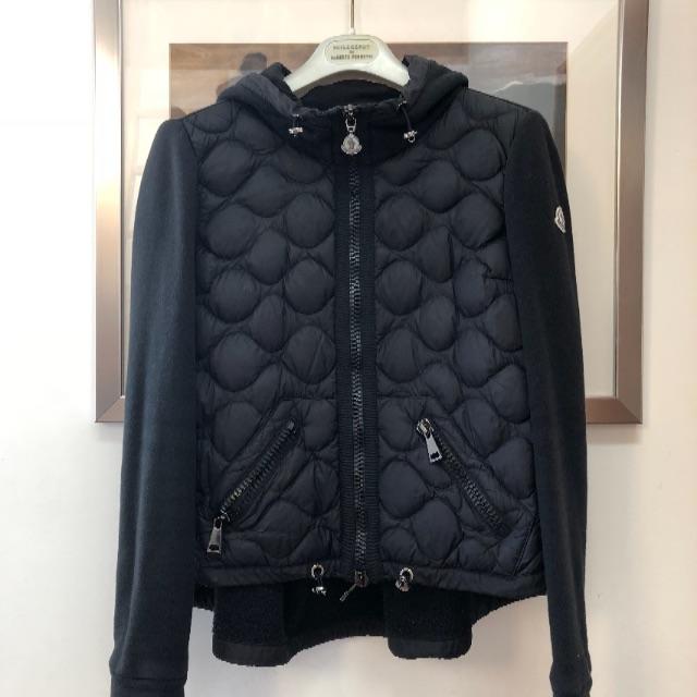 MONCLER - モンクレールMonclerバックフリルダウン×スウェットジャケット
