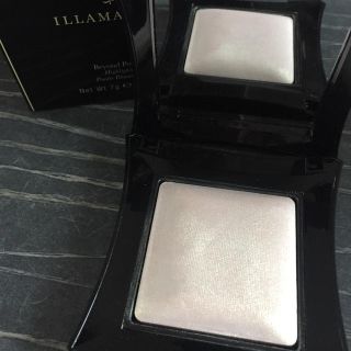 illamasqua イラマスカ BEYOND POWDER DEITY(フェイスカラー)